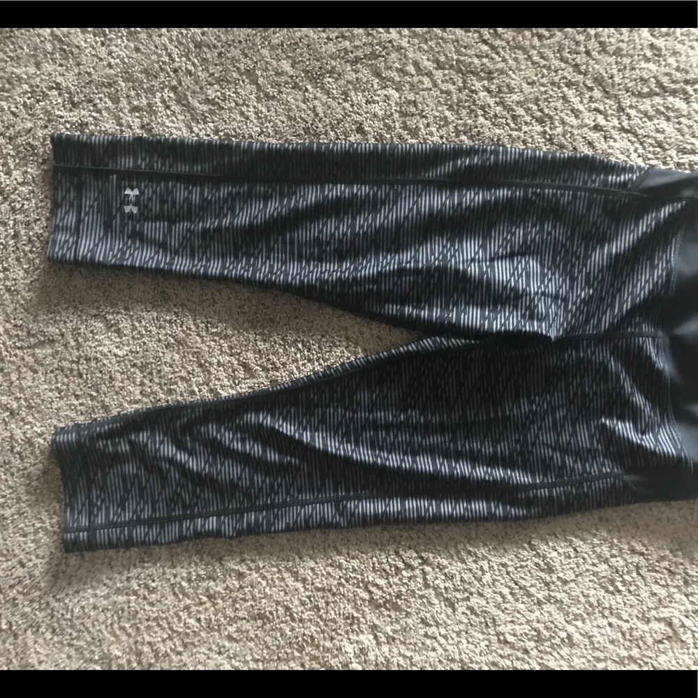 Under Armour printed crops